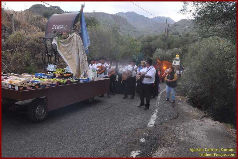 Momento de la romería de este sábado en Los Arenales (Foto TF)